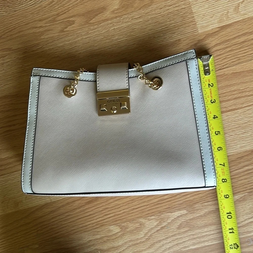 Guess Purse - Picture 9 of 10